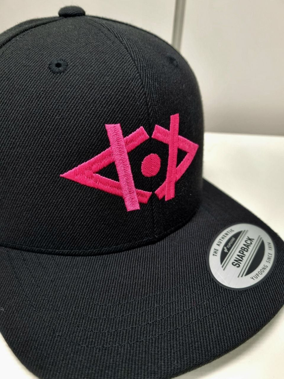 Snapback Black - Pink Fluo