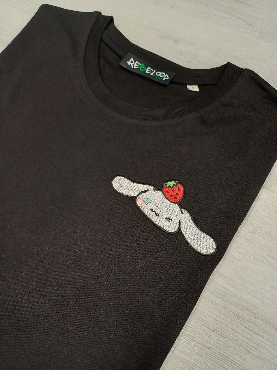 T-shirt ricamata Cinnamonroll