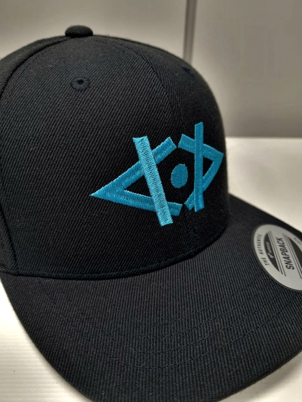Snapback Black - Azure Fluo